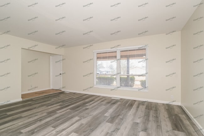 Building Photo - 2685 Cheshire Dr