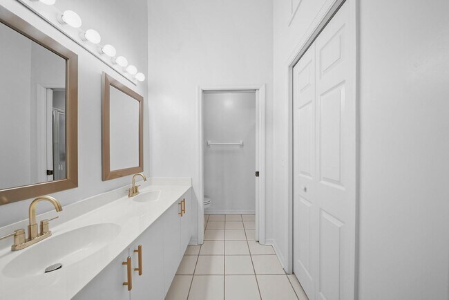 Building Photo - Annual Rental in Briarwood - 3 Bed 2 Bath Condo