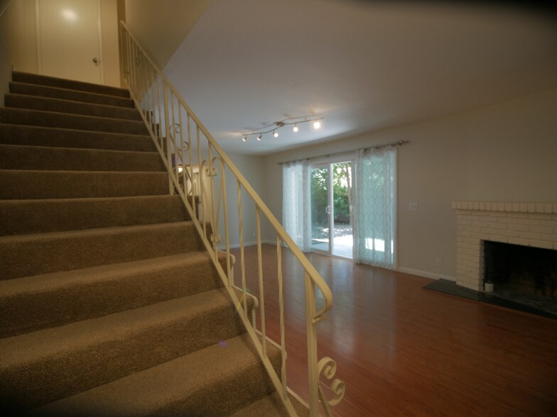 Building Photo - 1285 Manchester Dr