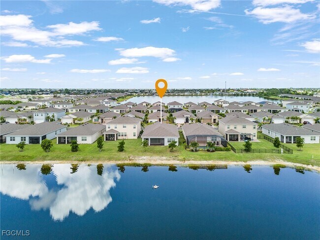 Building Photo - 425 Coral Reef Pl