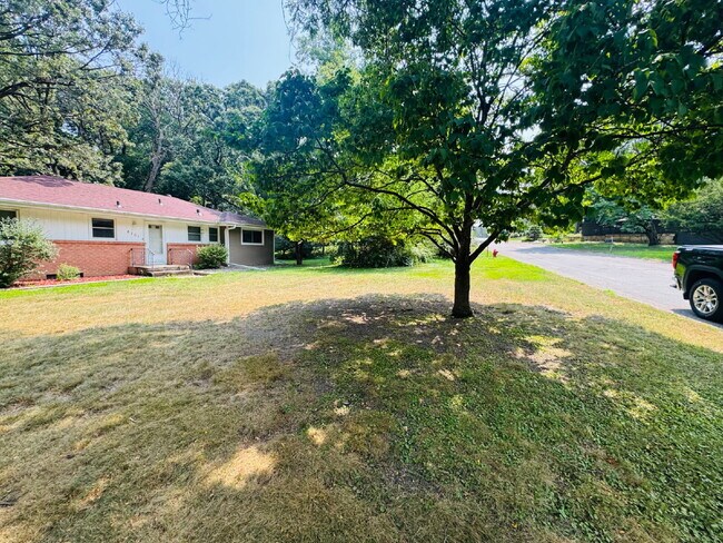 Building Photo - 6701 Kingston Dr
