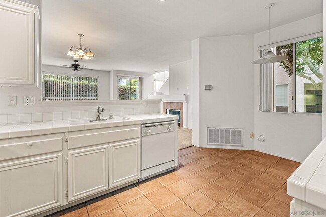 Building Photo - 5544 Renaissance