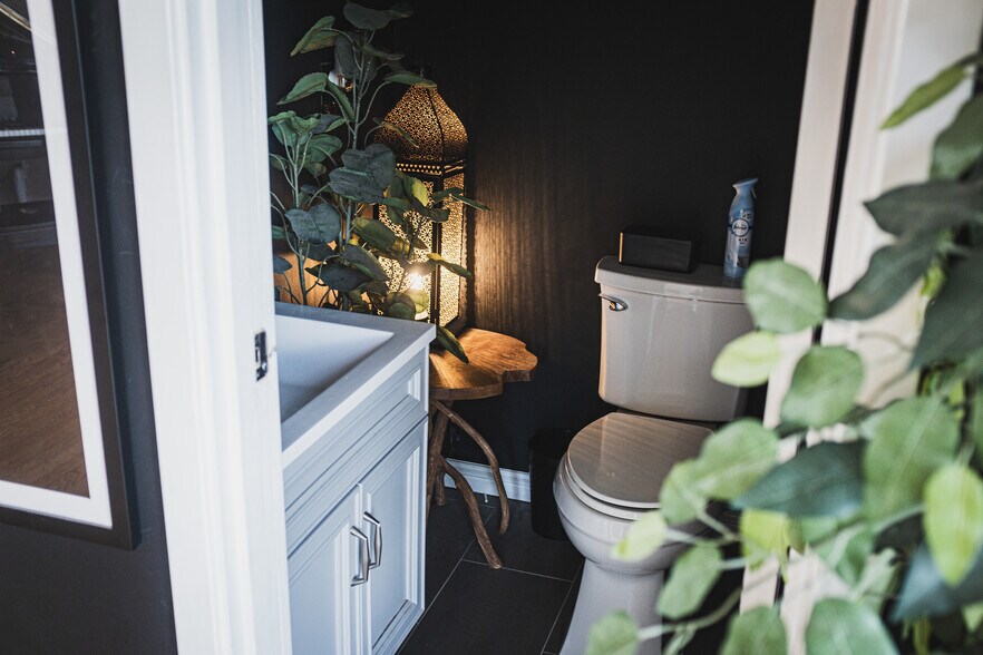 Building Photo - 2050 Cyprean Dr