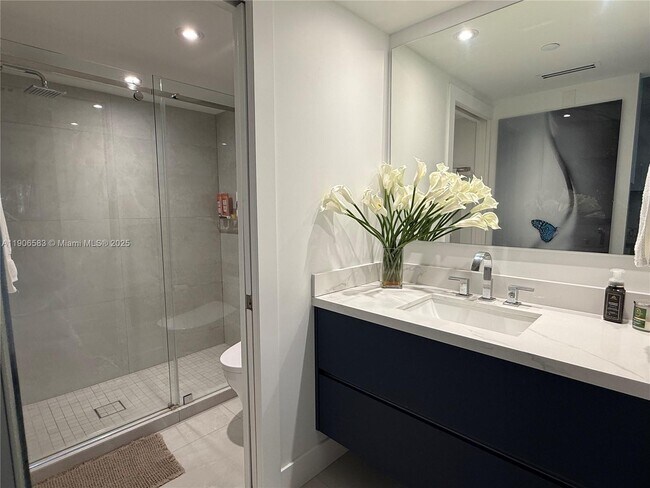 Building Photo - 881 Ocean Dr