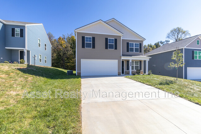 Building Photo - 2019 Southwood Cir