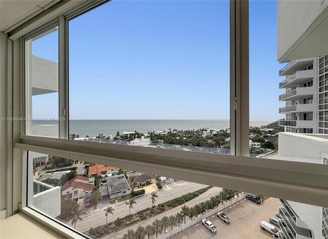 Building Photo - 2715 N Ocean Blvd