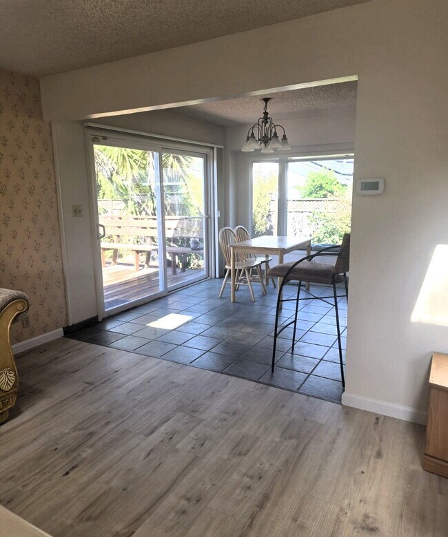 Building Photo - Beautiful Westside Santa Cruz Home Near UCSC