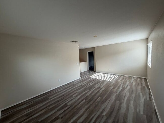 Building Photo - 28700 Lavatera Ave