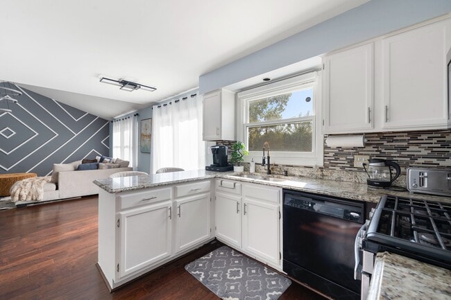 Building Photo - 1211 Diane Ln