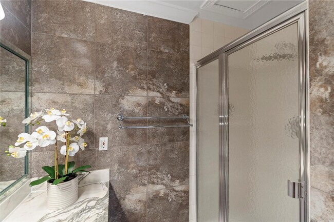 Building Photo - 5100 N Ocean Blvd