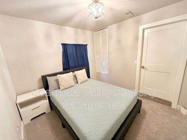 Building Photo - 39866 Newcastle Dr