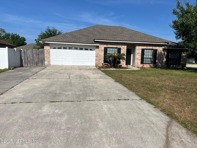 Primary Photo - 1218 Summit Oaks Dr E