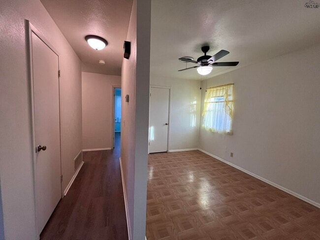 Building Photo - 4723 N Shore Dr