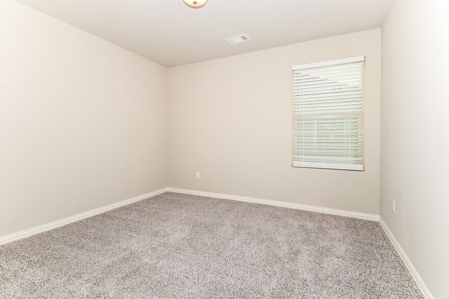 Building Photo - 1304 Cress Gdn Ln