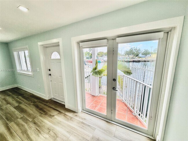 Building Photo - 2415 NW 16th St Rd