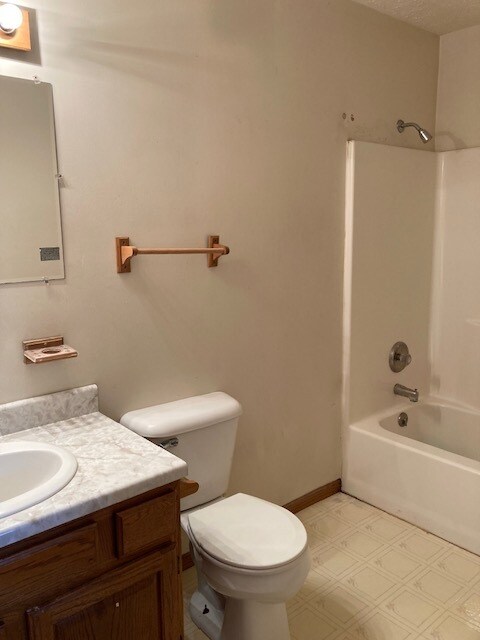 Building Photo - 411 N Shady Bend Rd