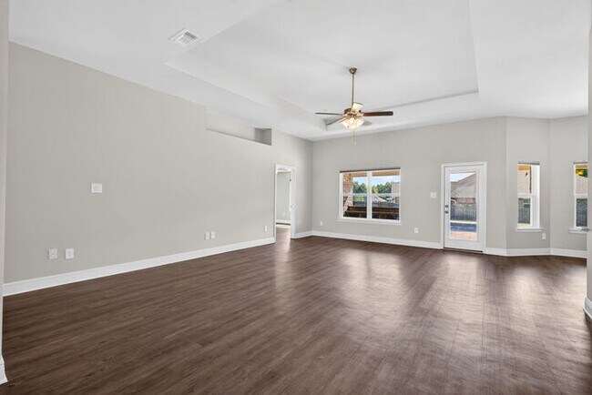 Building Photo - 15028 Emersyn Ln