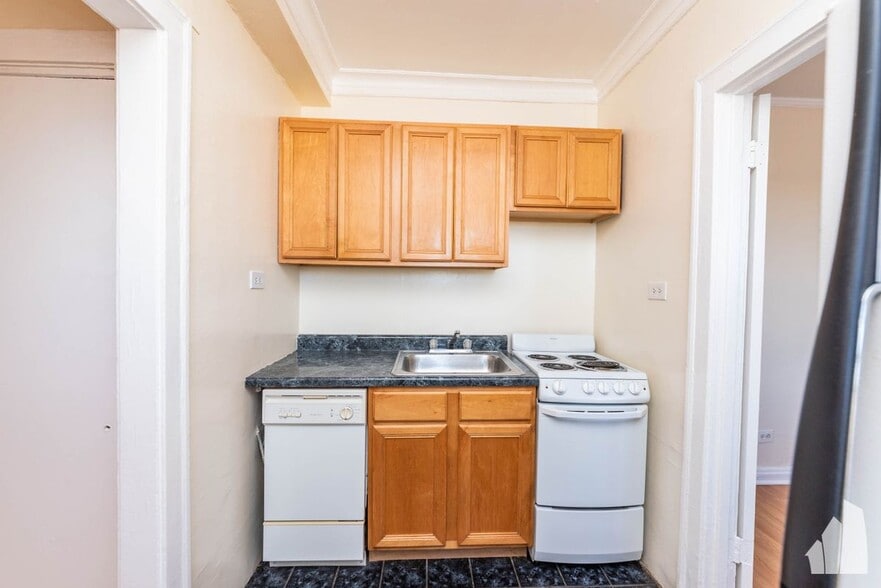 Building Photo - 4521 Malden St