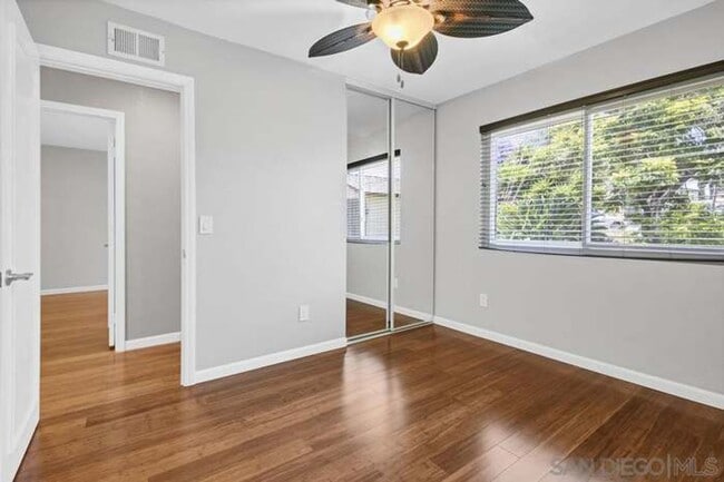 Building Photo - Lovely Family Home with Large Backyard
