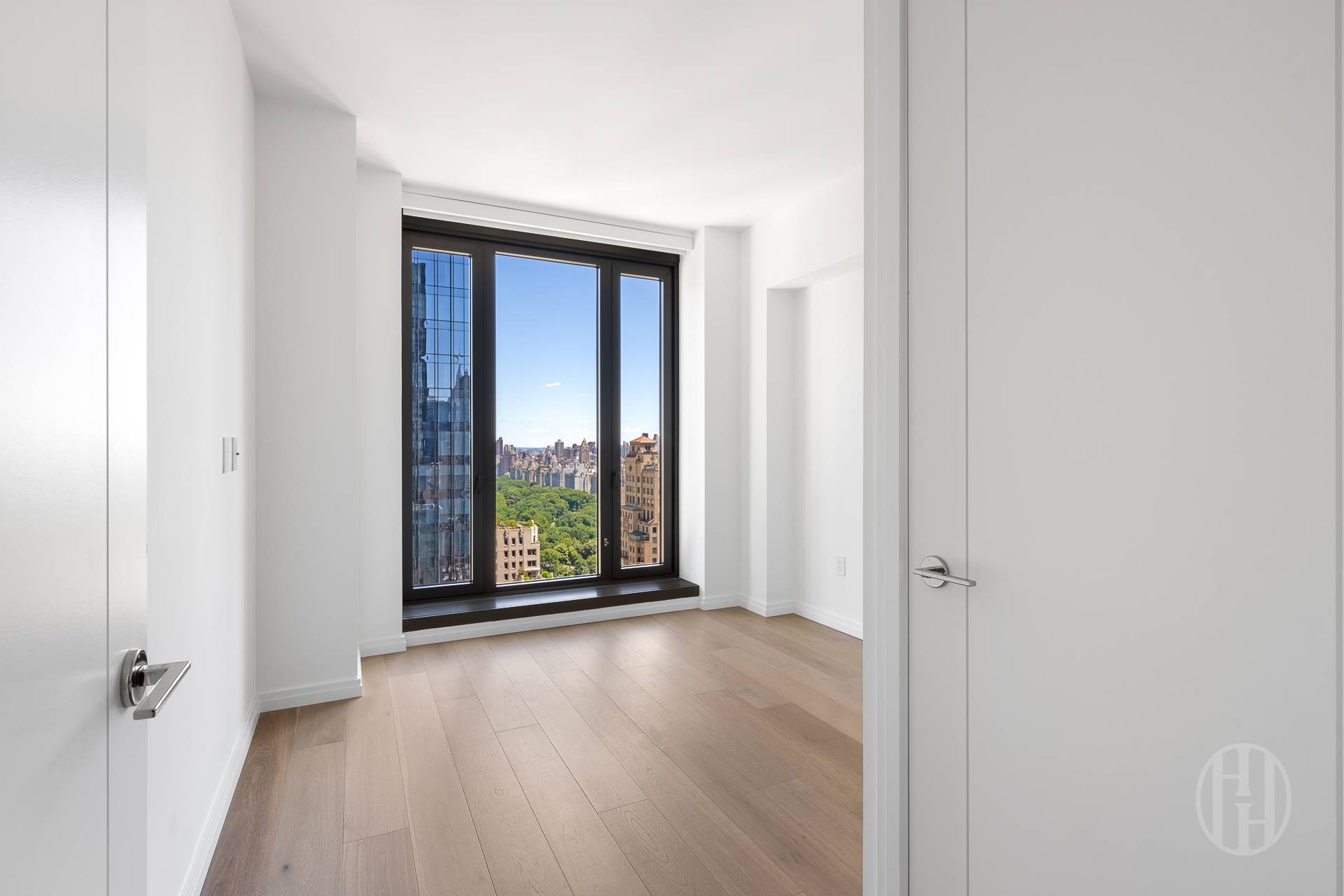 Building Photo - 111 W 56th St