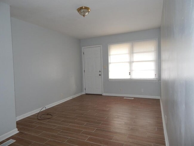 Building Photo - 1019-B Mckee