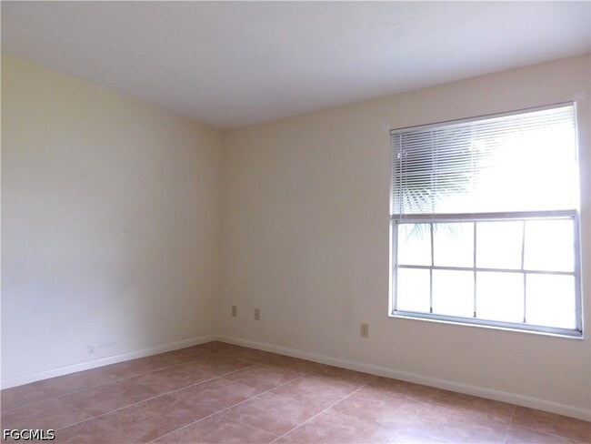 Building Photo - 10525 Putnam Ct