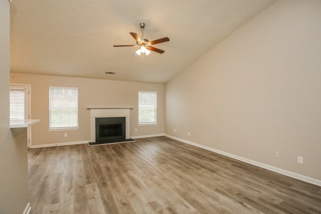 Building Photo - 765 Baskins Cir