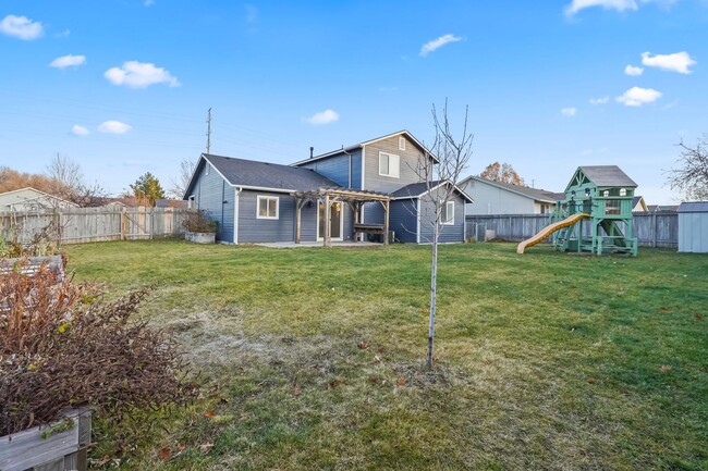 Building Photo - Desirable 4 bedroom, 2.5 bath South Boise ...