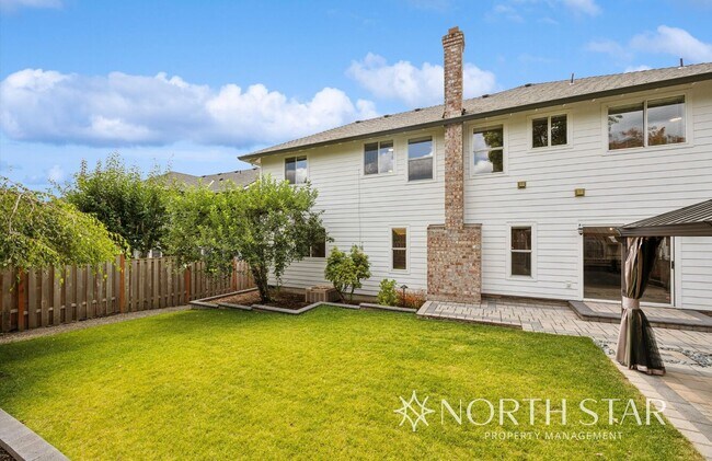 Building Photo - Westlake Traditional with Private, Level B...