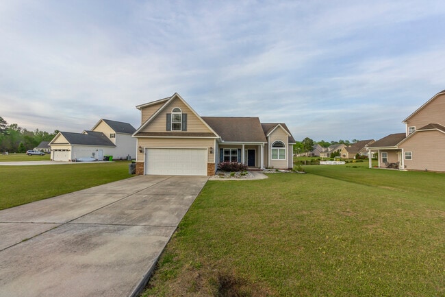 Building Photo - 301 Antioch Rd