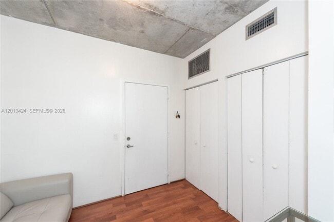 Building Photo - 690 SW 1st Ct