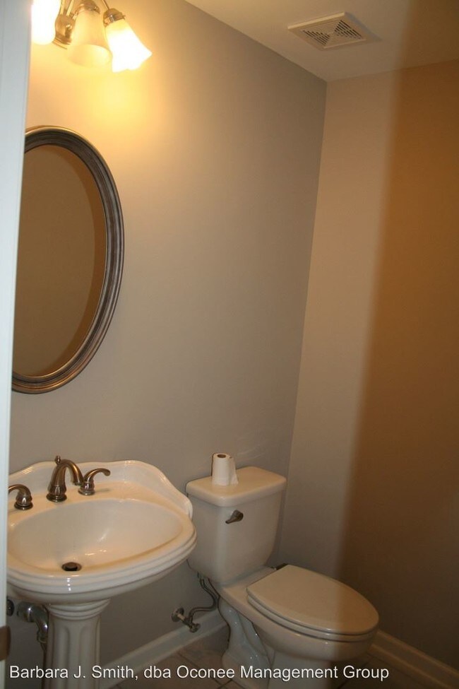 Building Photo - 2 br, 2.5 bath House - 181-G Farriers Lane