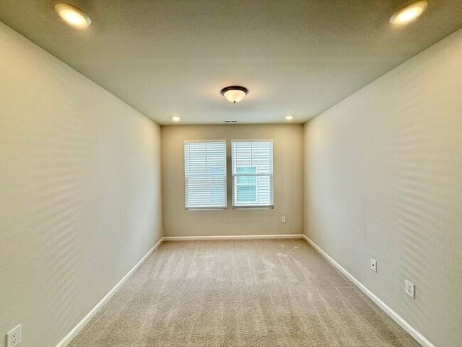 Building Photo - 388 Garden Vine Trl