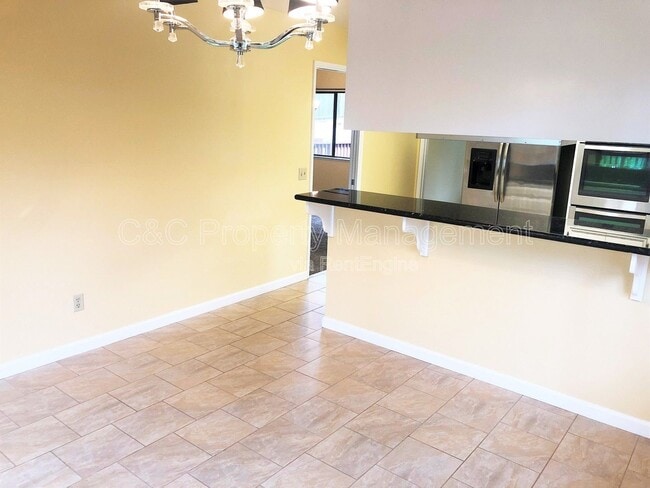 Building Photo - 4084 Los Altos Dr