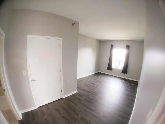 Building Photo - 100 N Hermitage Ave