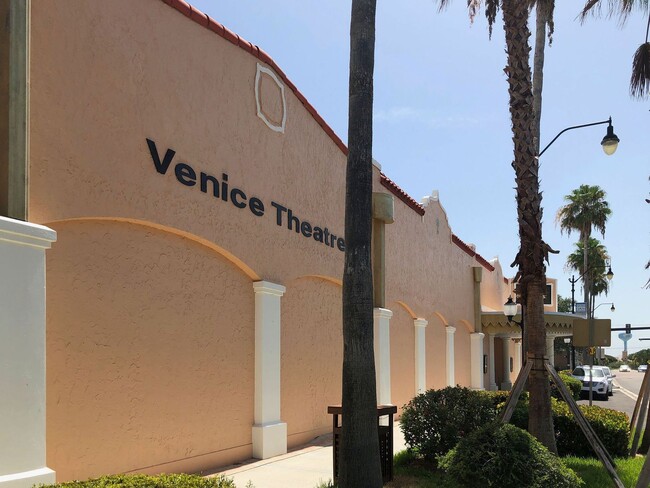 Building Photo - Seasonal Rental Near Venice – Pet-Friendly...