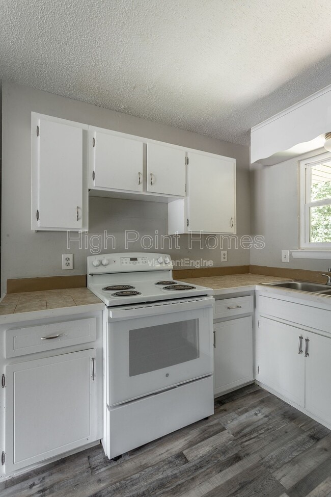 Building Photo - 603 Mountain Trail