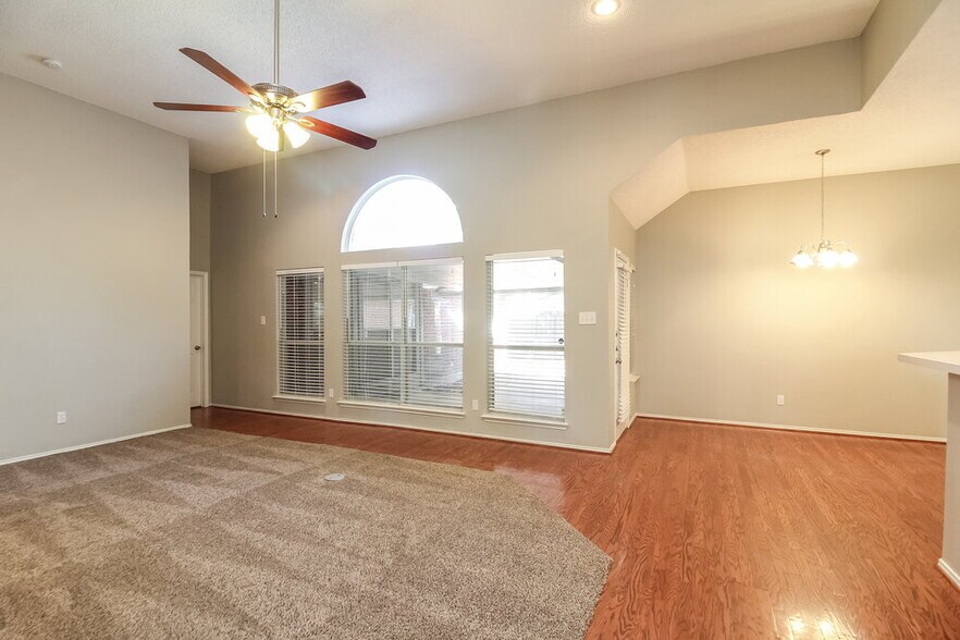 Building Photo - 2338 Liles Ln