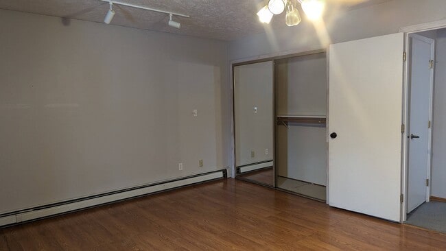 Building Photo - 1235 Airline Dr