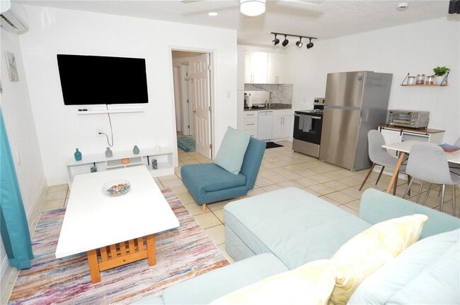 Building Photo - 156 146th Ave