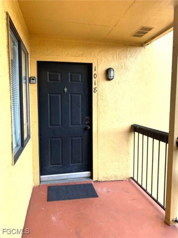 Building Photo - 2929 Winkler Ave