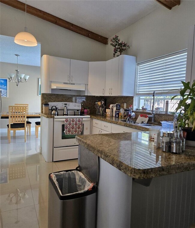 Building Photo - 10625 SW 127th Pl