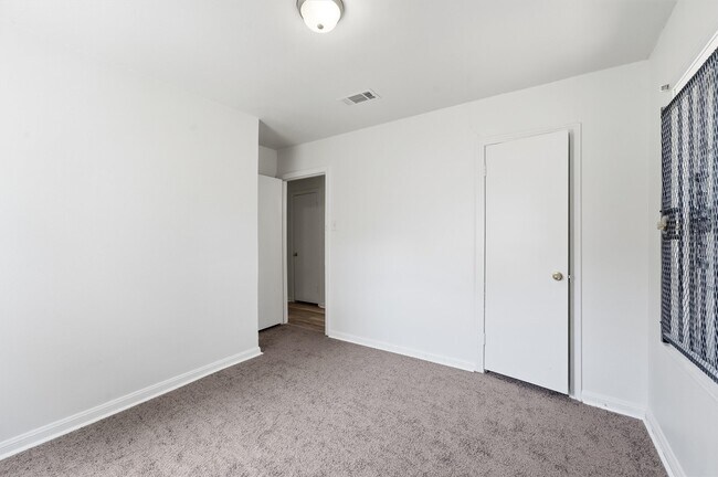 Building Photo - 3711 Cosby St