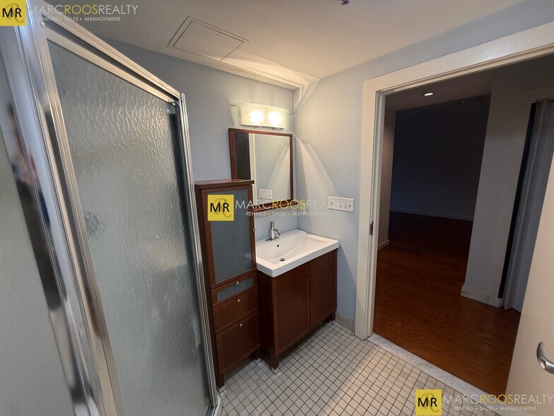 Building Photo - 534 Commonwealth Ave