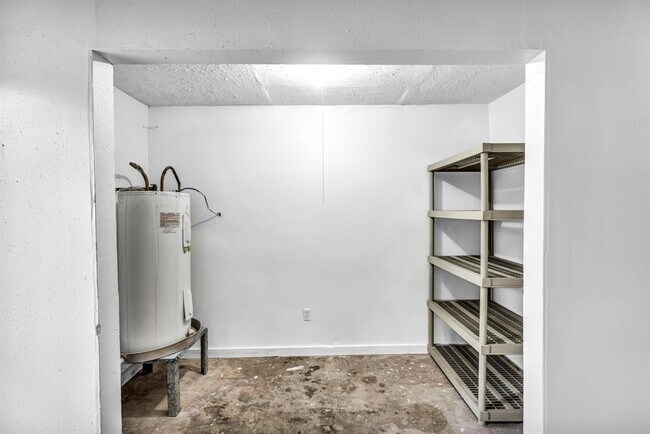 Building Photo - 4010 Cima Serena Dr