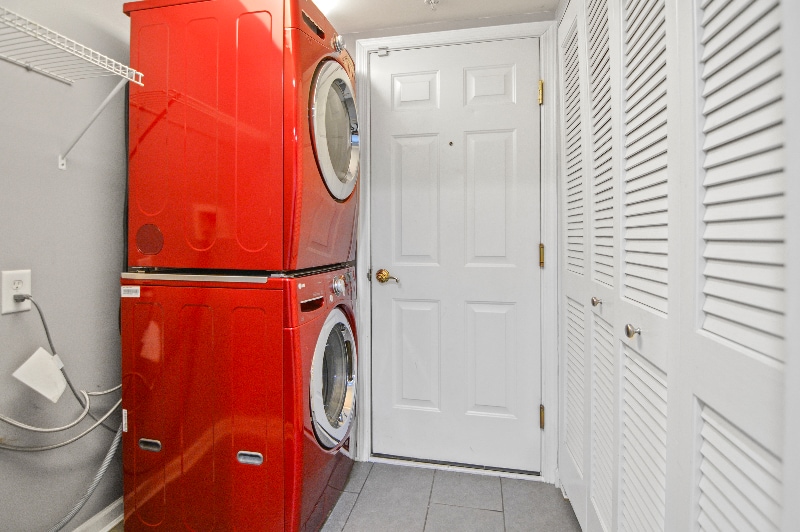 Building Photo - 5061 Cameo Terrace