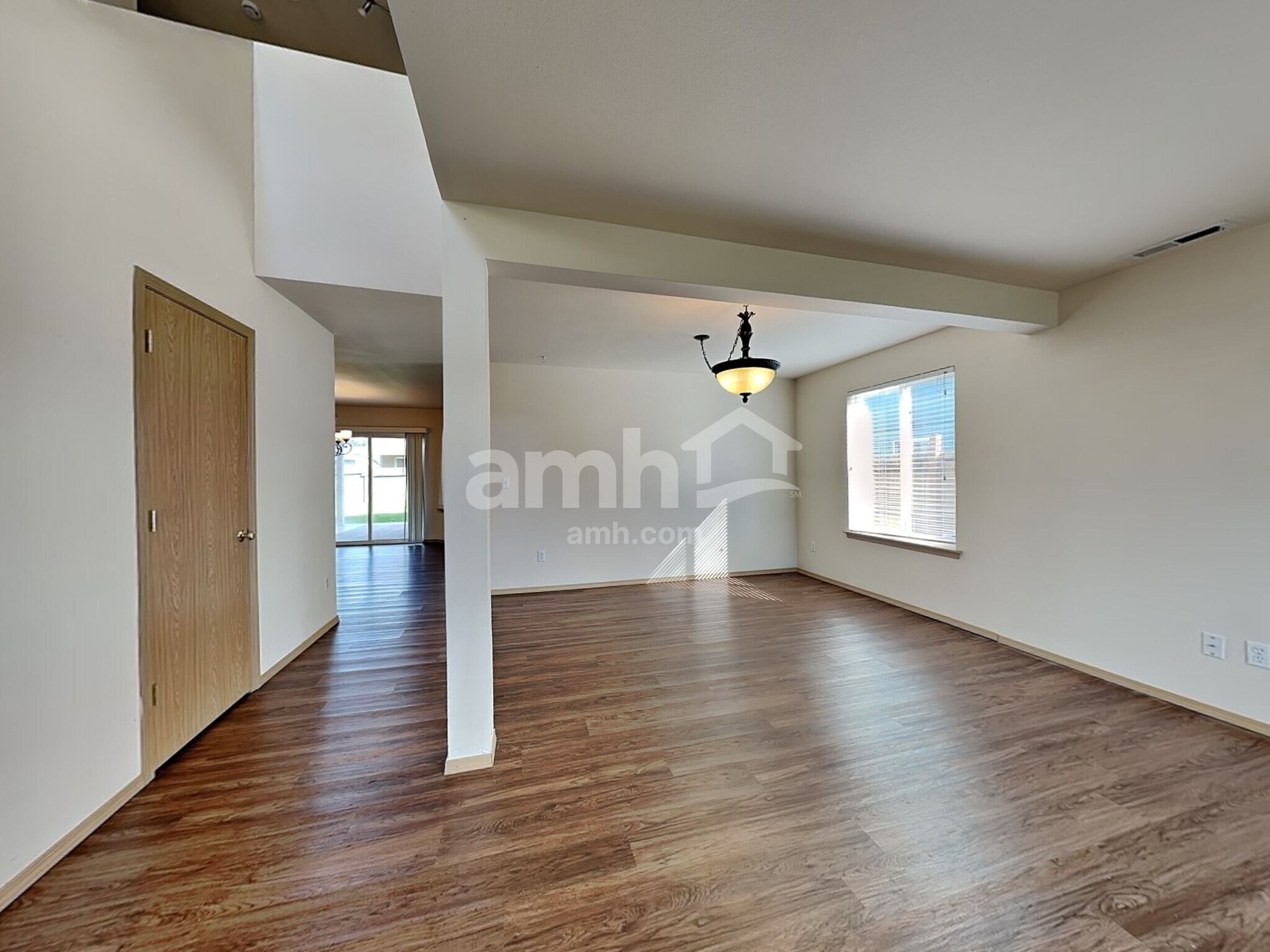 Building Photo - 1107 202nd St E