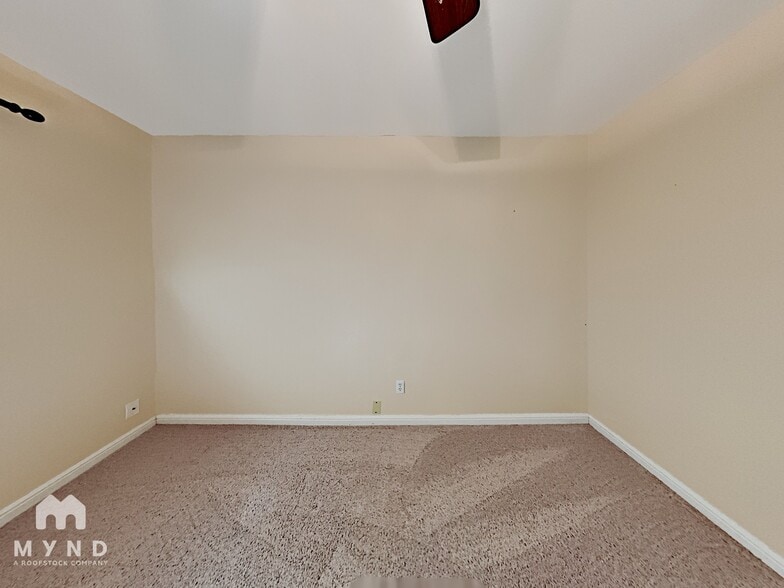 Building Photo - 14605 Gold Fish Pond Ave