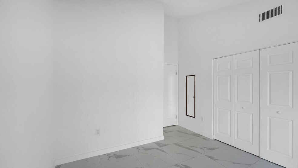 Building Photo - 1917 SW 107th Ave