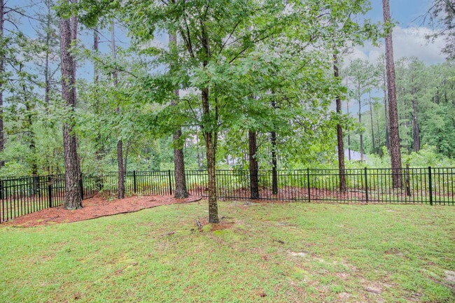 Building Photo - Charming 3 bed, 2.5 bath home with bonus t...